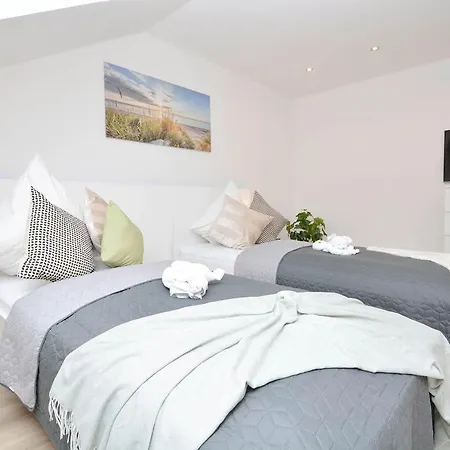 3-room With Balcony Apartment